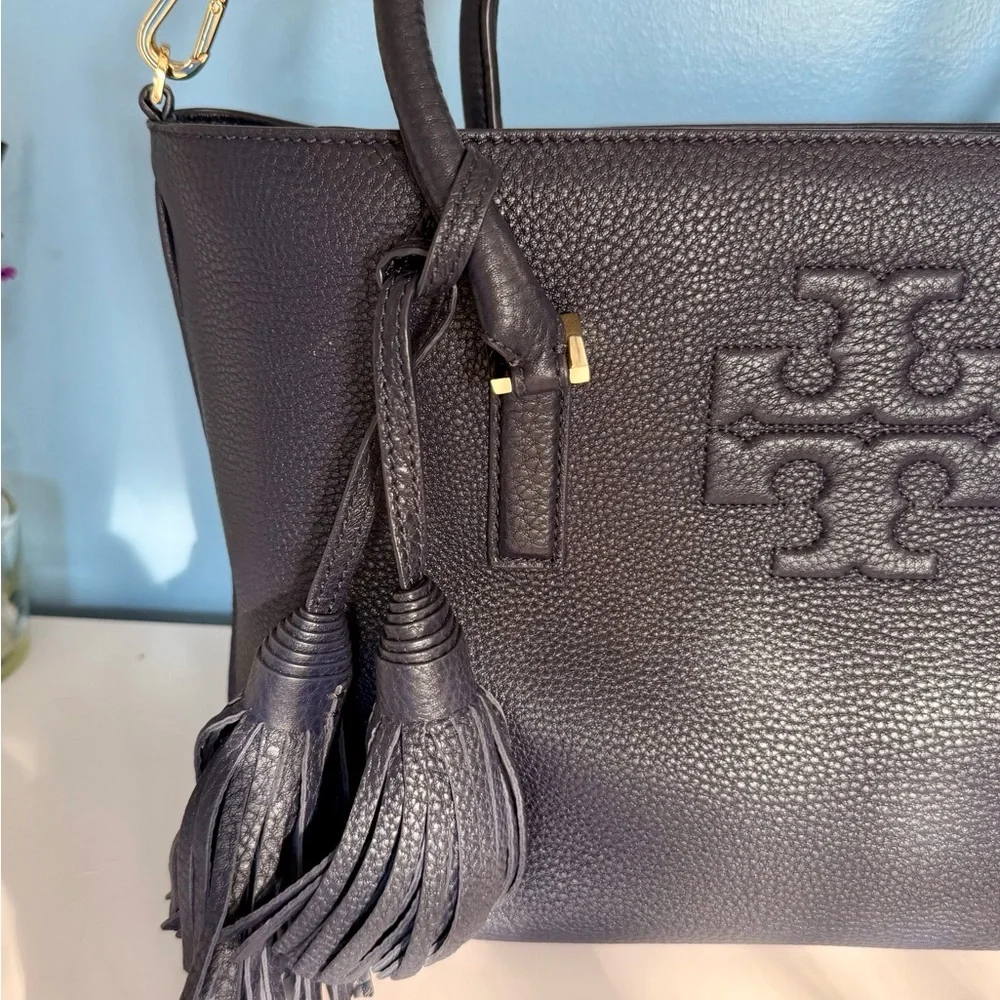 Tory Burch McGraw Small Tote Navy Pebbled Leather Gold Chain Crossbody - Picture 2 of 9